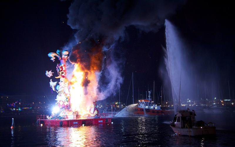 Hogueras de San Juan: vuur, kruit en feest in juni