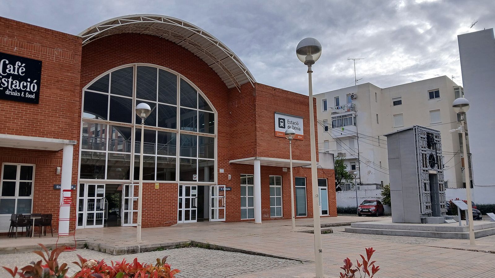 Vervoer ter plaatse: tram, bus en trein in Alicante